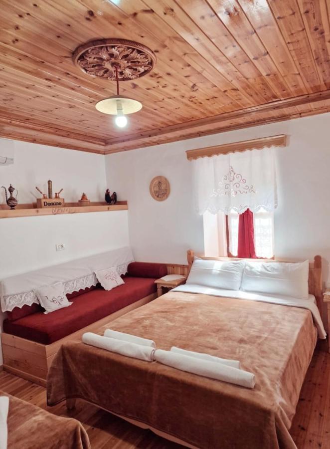 Domino * Gjirokastra