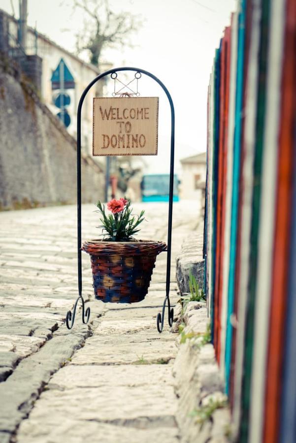 Domino Hotel *